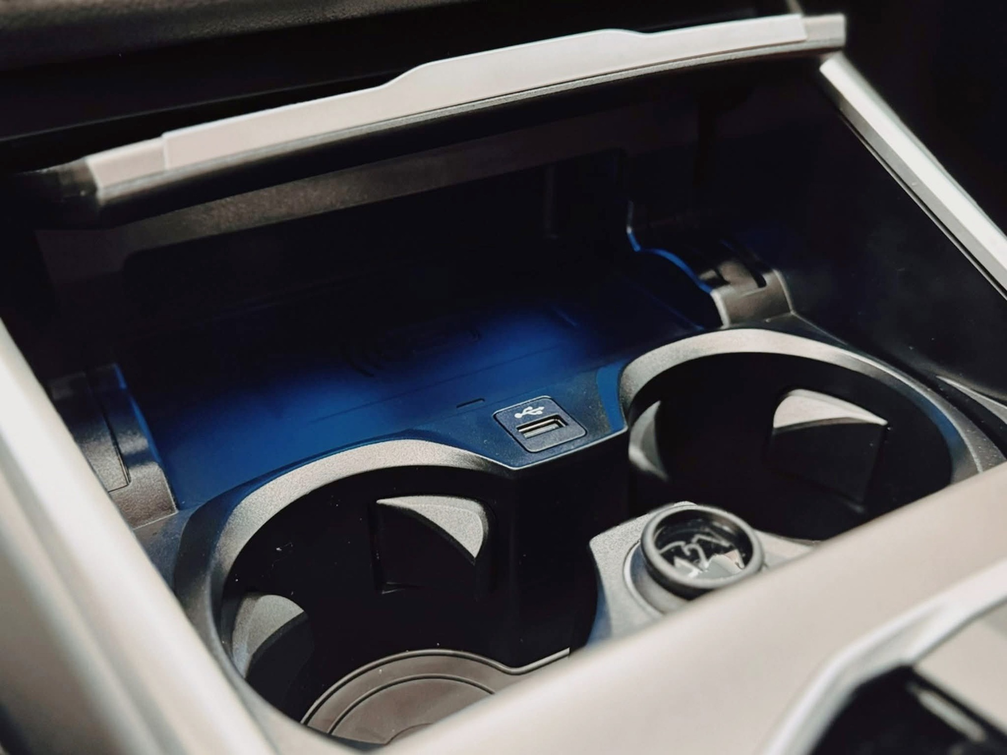 3 bản BMW 3 Series 2025 có giá tại đại lý: Từ 1,549 tỷ đồng, nâng cấp công nghệ nhưng cắt một thứ đắt tiền mà C-Class vừa thêm - Ảnh 6