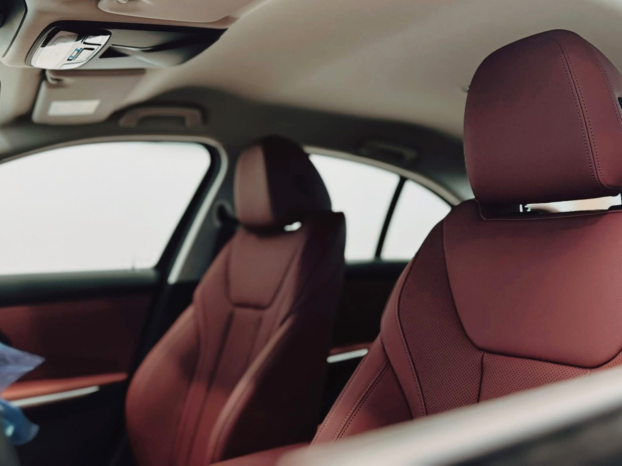 3 bản BMW 3 Series 2025 có giá tại đại lý: Từ 1,549 tỷ đồng, nâng cấp công nghệ nhưng cắt một thứ đắt tiền mà C-Class vừa thêm - Ảnh 7