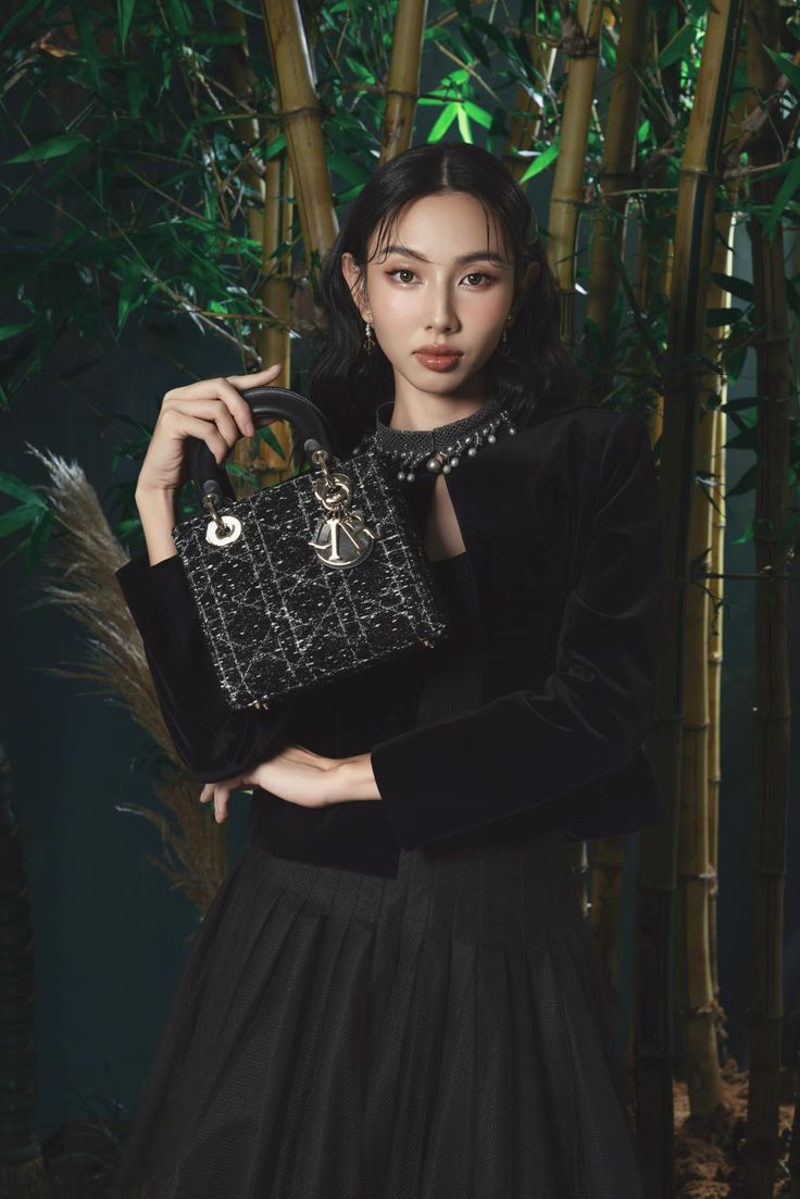 Thuỳ Tiên vừa bị khởi tố, netizen đồng loạt đòi Dior có động thái - Ảnh 12