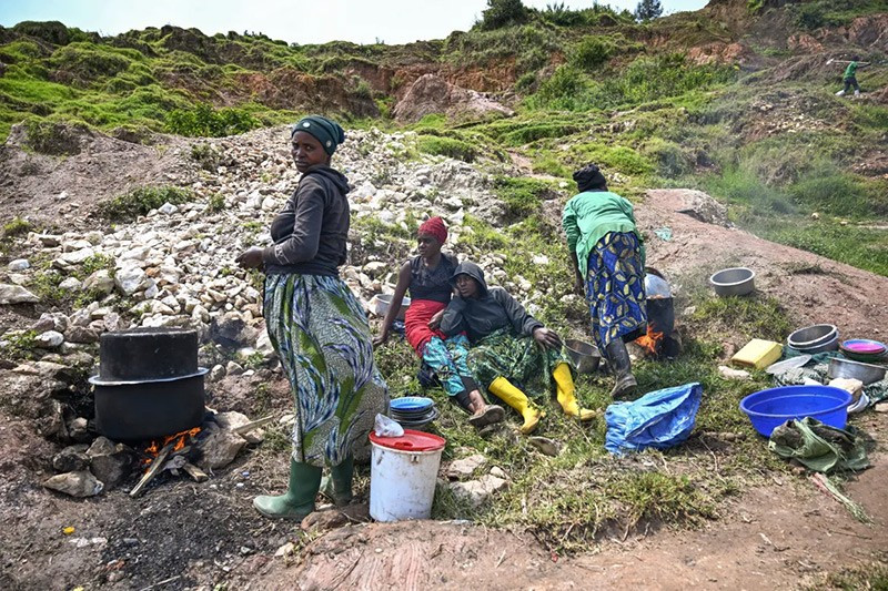 Bên trong 'mỏ vàng đen' coltan Congo nuôi sống thế giới công nghệ - Ảnh 7