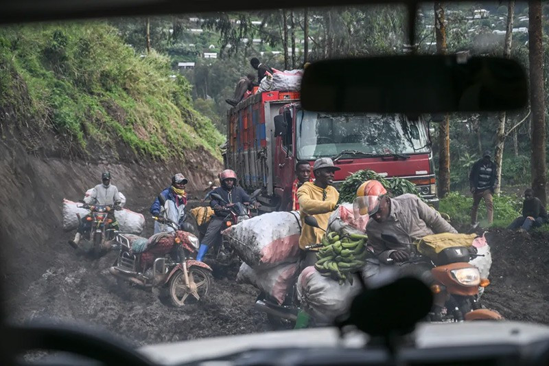 Bên trong 'mỏ vàng đen' coltan Congo nuôi sống thế giới công nghệ - Ảnh 8