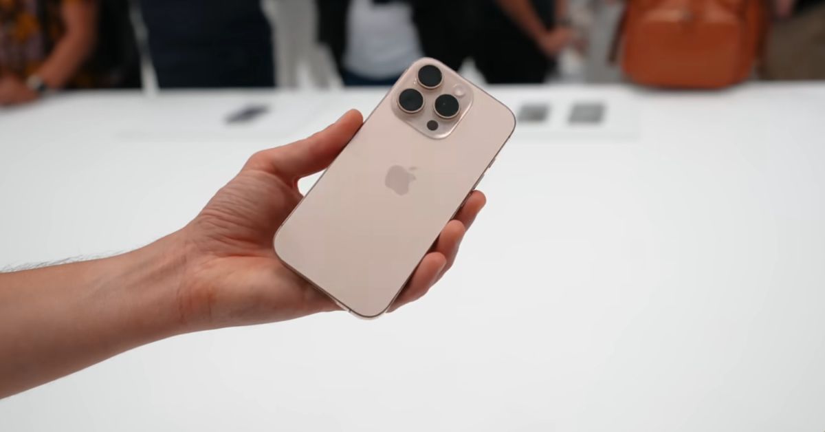 Giá iPhone 16 Pro Max lần đầu xuống dưới mức 30 triệu đồng - Ảnh 1