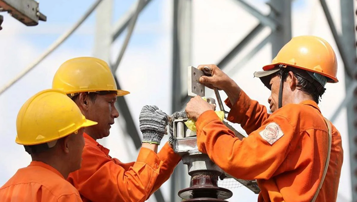 Giá điện tăng 4,8% lên hơn 2.200 đồng/kWh từ 10/5 - Ảnh 1