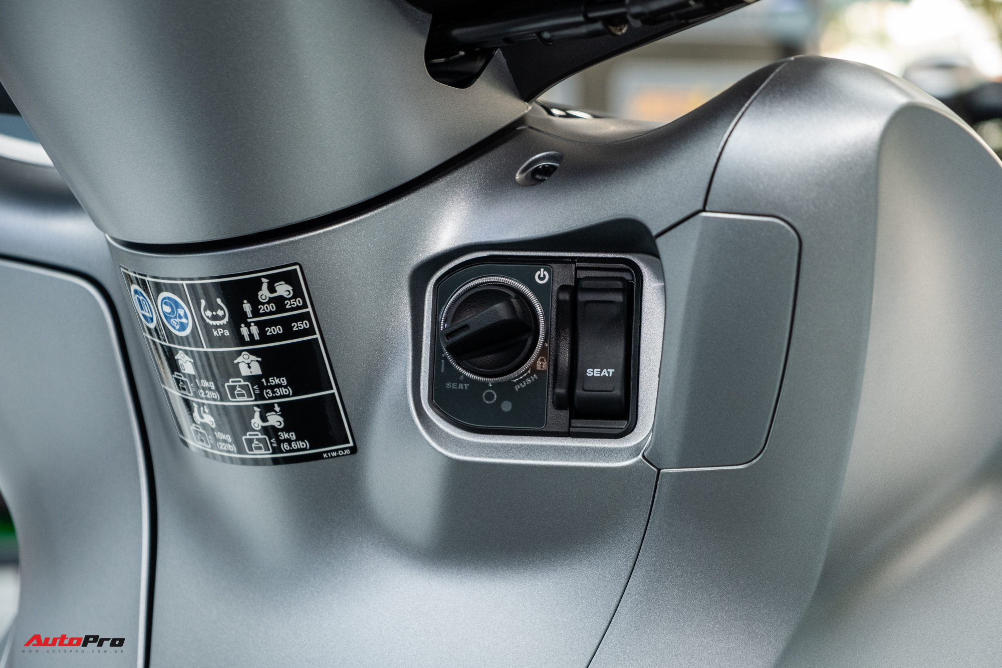 Lô Honda SH 350i 2025 nhập Ý đầu tiên về Việt Nam: Giá nước ngoài từ 174 triệu, bản tương tự ở Việt Nam chỉ 151 triệu đồng - Ảnh 9