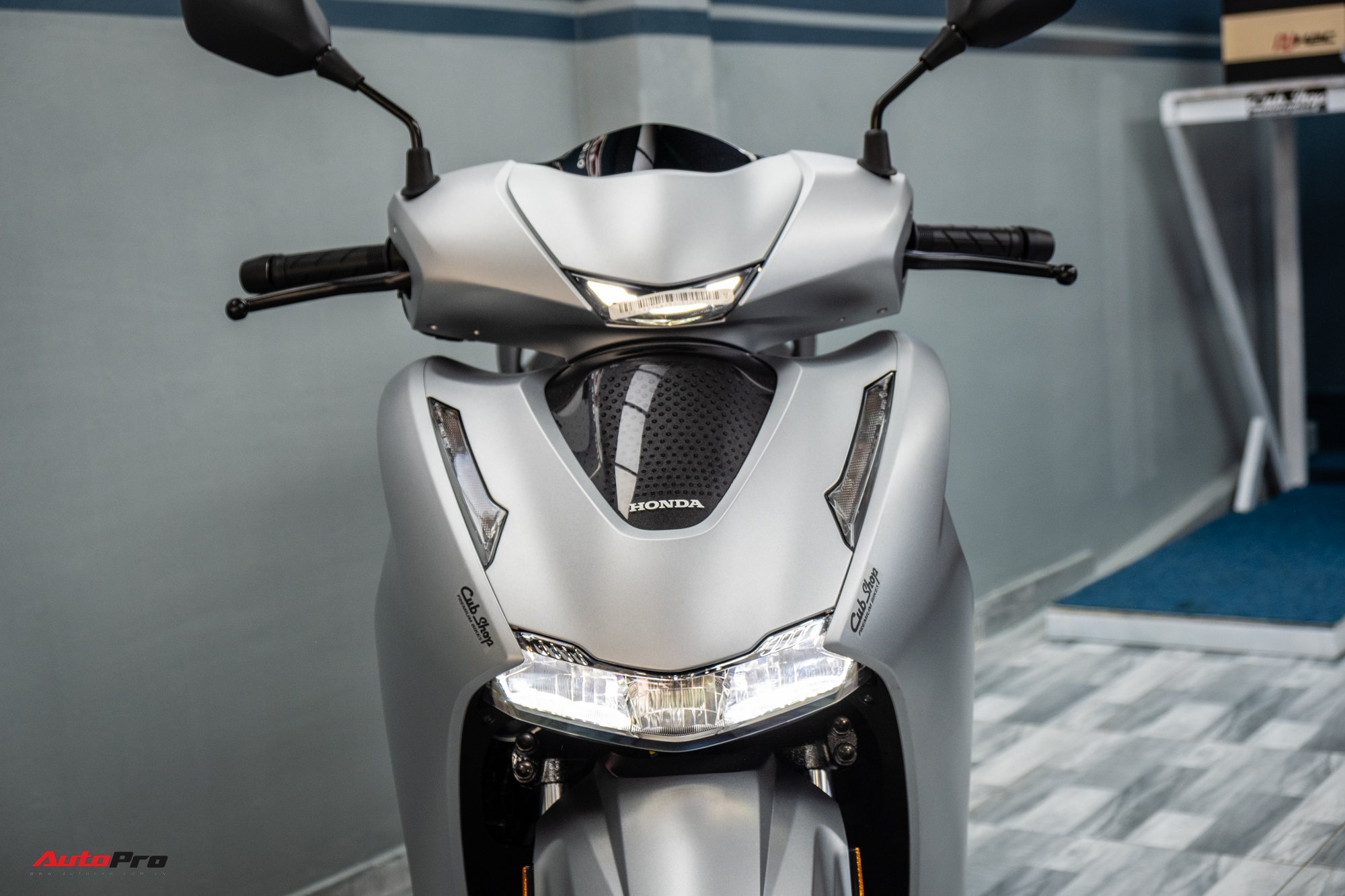 Lô Honda SH 350i 2025 nhập Ý đầu tiên về Việt Nam: Giá nước ngoài từ 174 triệu, bản tương tự ở Việt Nam chỉ 151 triệu đồng - Ảnh 4