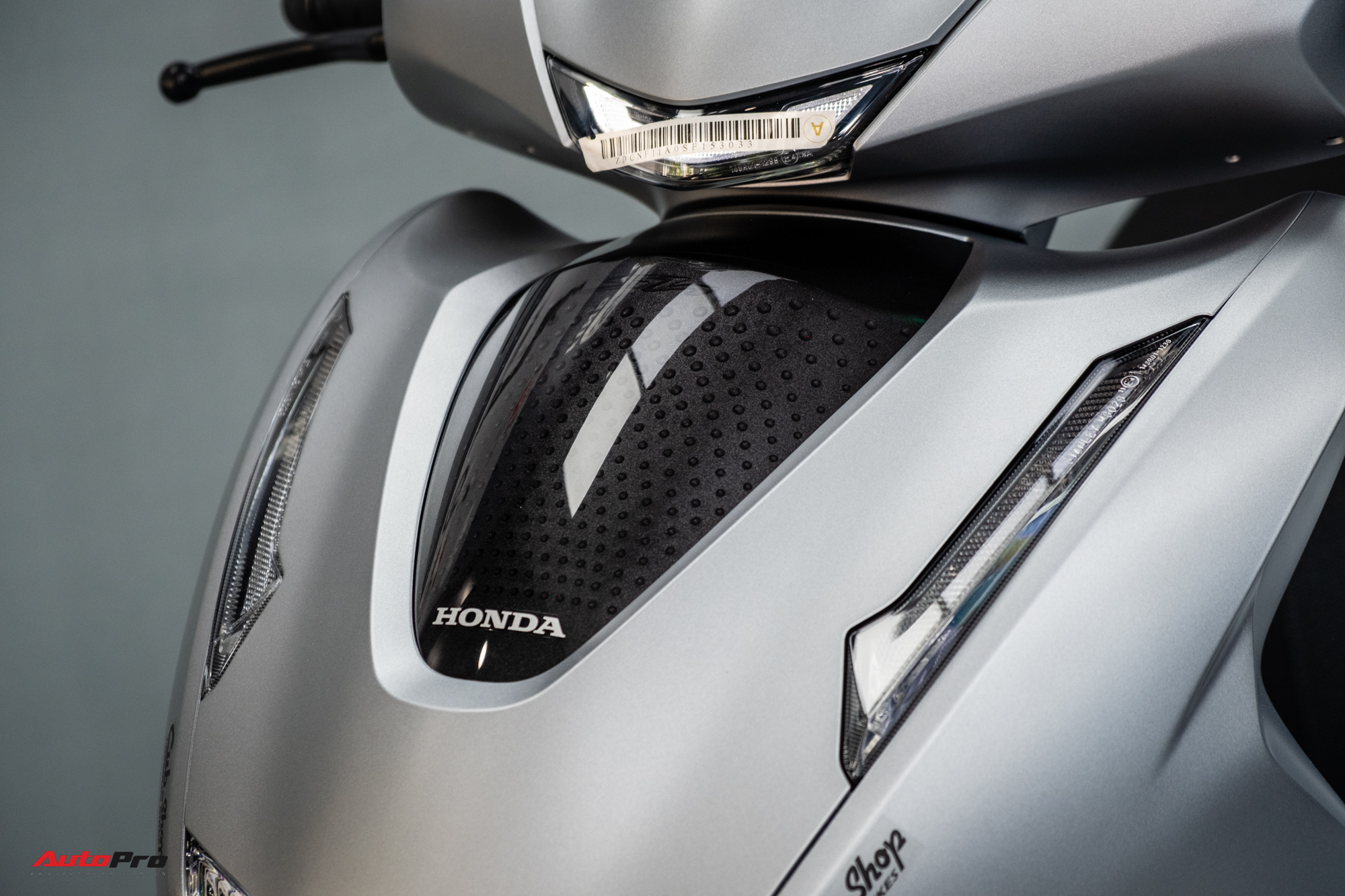 Lô Honda SH 350i 2025 nhập Ý đầu tiên về Việt Nam: Giá nước ngoài từ 174 triệu, bản tương tự ở Việt Nam chỉ 151 triệu đồng - Ảnh 3