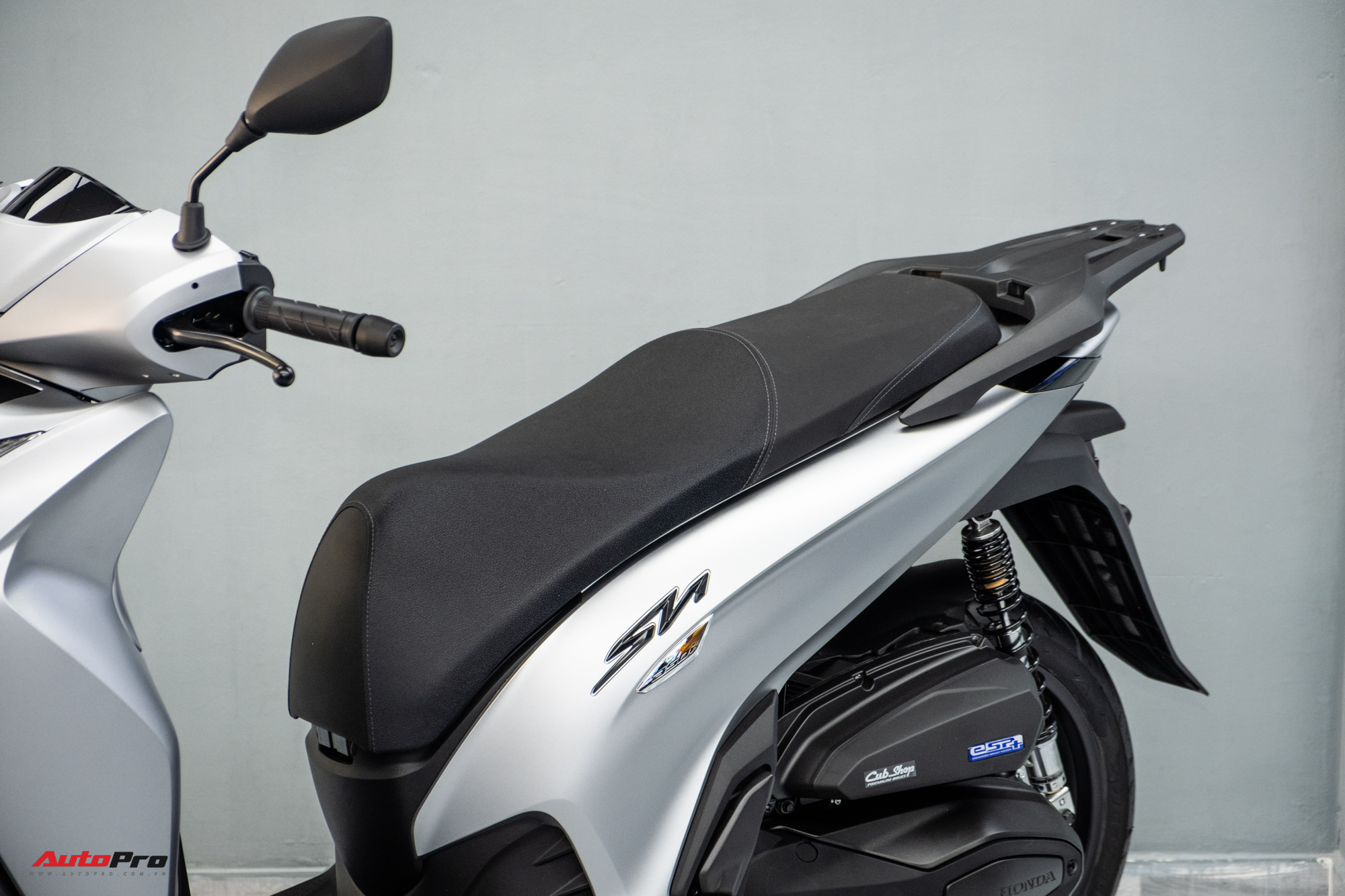 Lô Honda SH 350i 2025 nhập Ý đầu tiên về Việt Nam: Giá nước ngoài từ 174 triệu, bản tương tự ở Việt Nam chỉ 151 triệu đồng - Ảnh 11