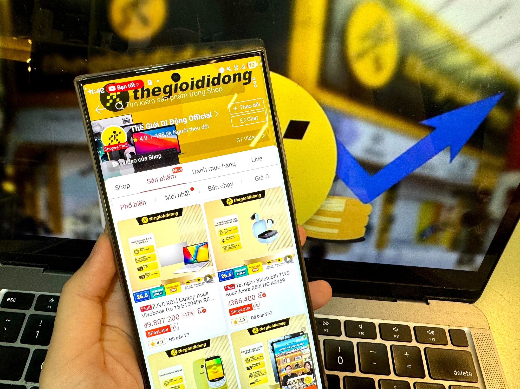 Thế Giới Di Động cắt giảm mặt bằng, kiếm đậm từ gian hàng online - Ảnh 1