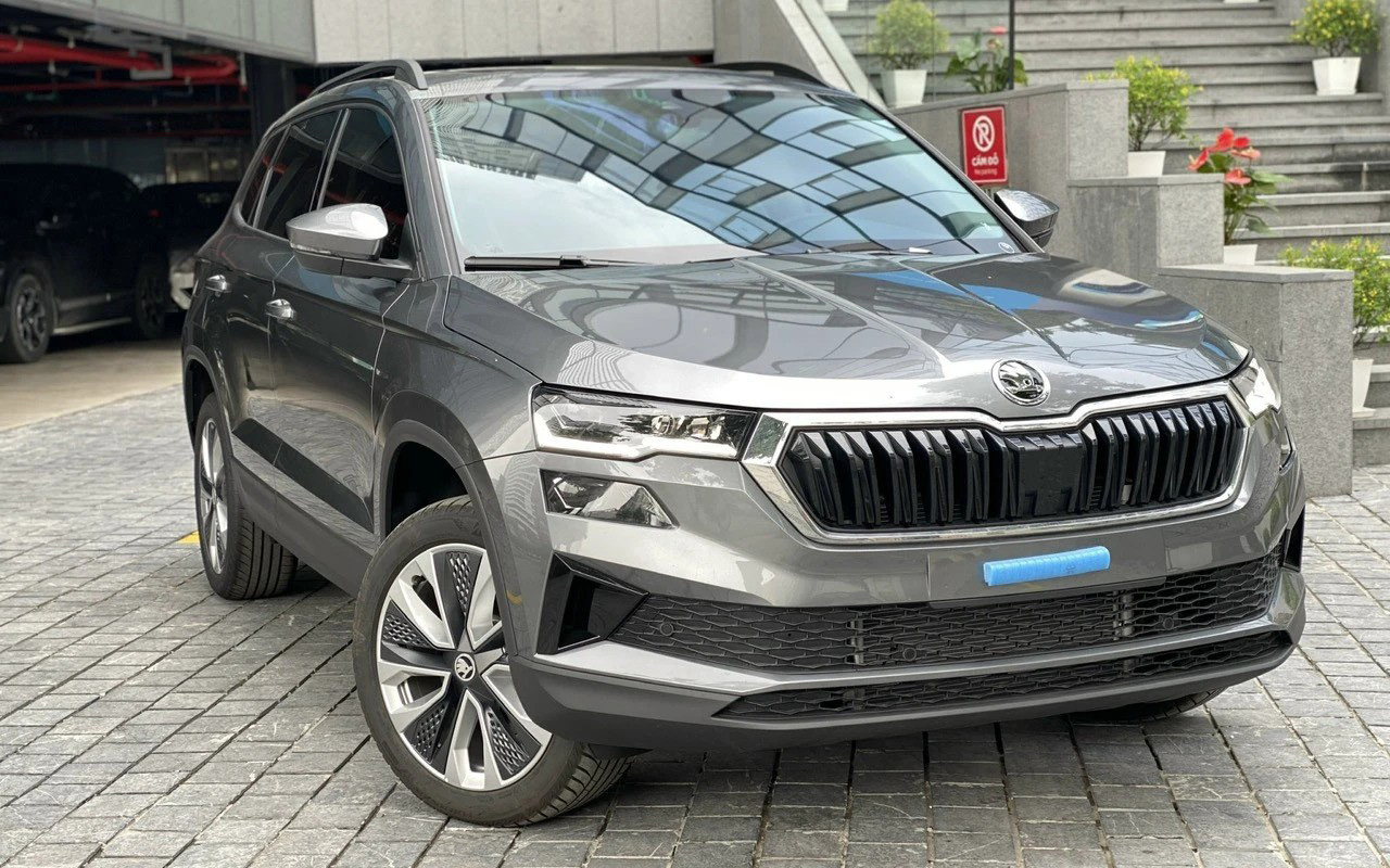 Skoda Karoq giảm giá kỷ lục còn 749 đồng triệu tại đại lý, rẻ hơn Yaris Cross, người mua phải đánh đổi một điều - Ảnh 1
