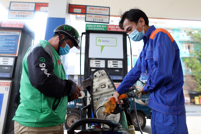 Giảm giá xăng dầu sau kỳ nghỉ lễ? - Ảnh 1