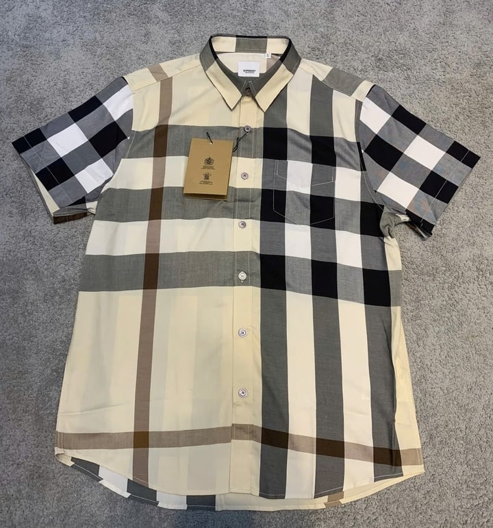 Bóc trần chợ hàng nhái trung tâm TP.HCM: Vì sao biết hàng giả nhưng khách vẫn mua? - Ảnh 2