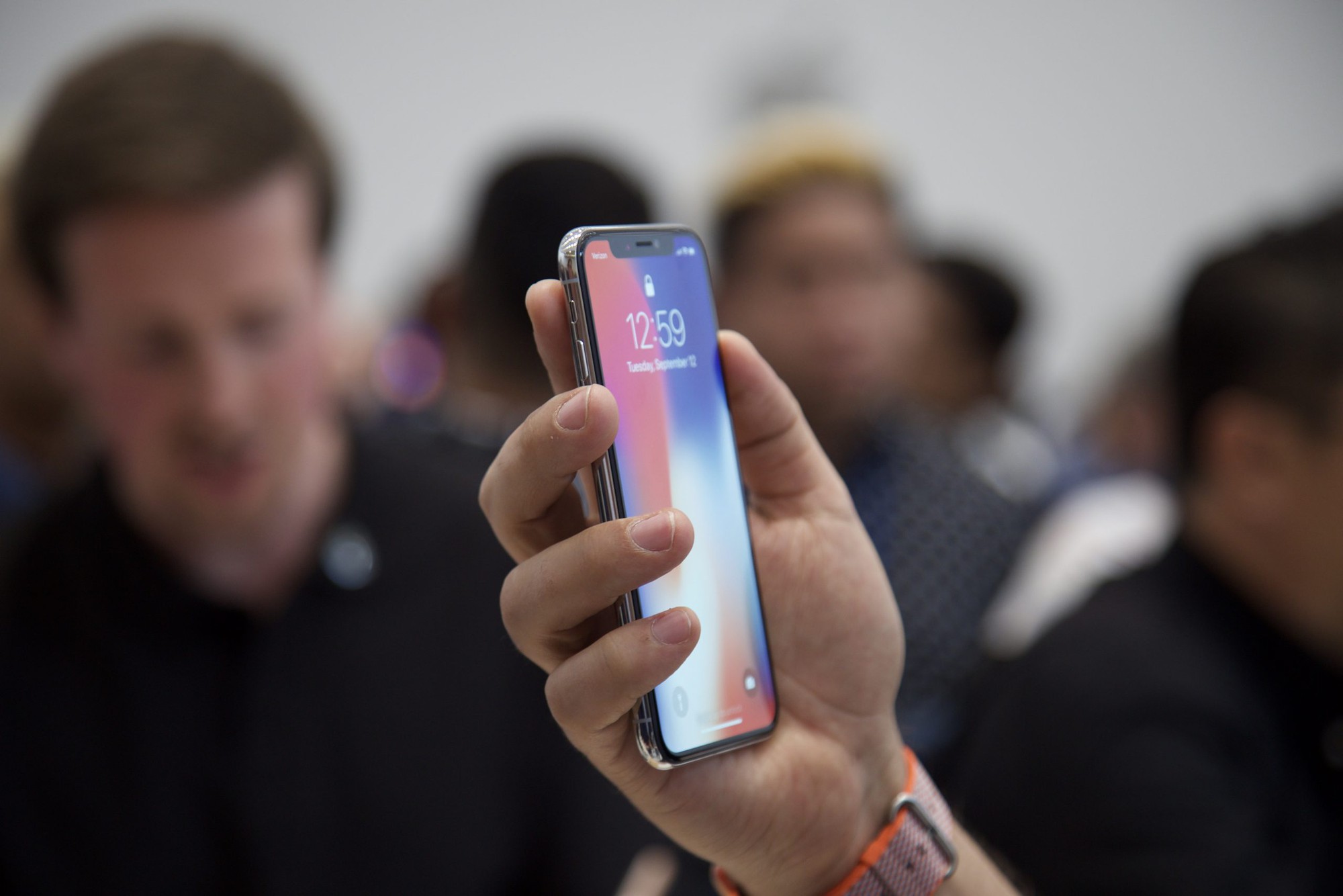 iPhone ngày càng nhàm chán, Apple mất chỗ đứng tại Trung Quốc - Ảnh 1