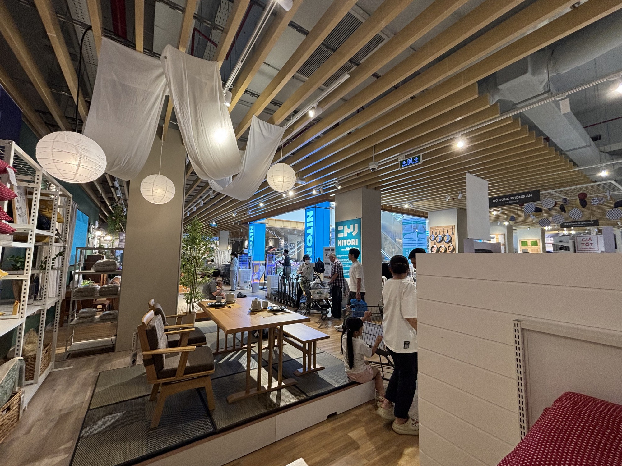 1 trung tâm thương mại từng "ngủ yên" giữa Quận 1 bỗng đông nghịt khách chỉ vì 4 thương hiệu đến từ Nhật Bản - Ảnh 9