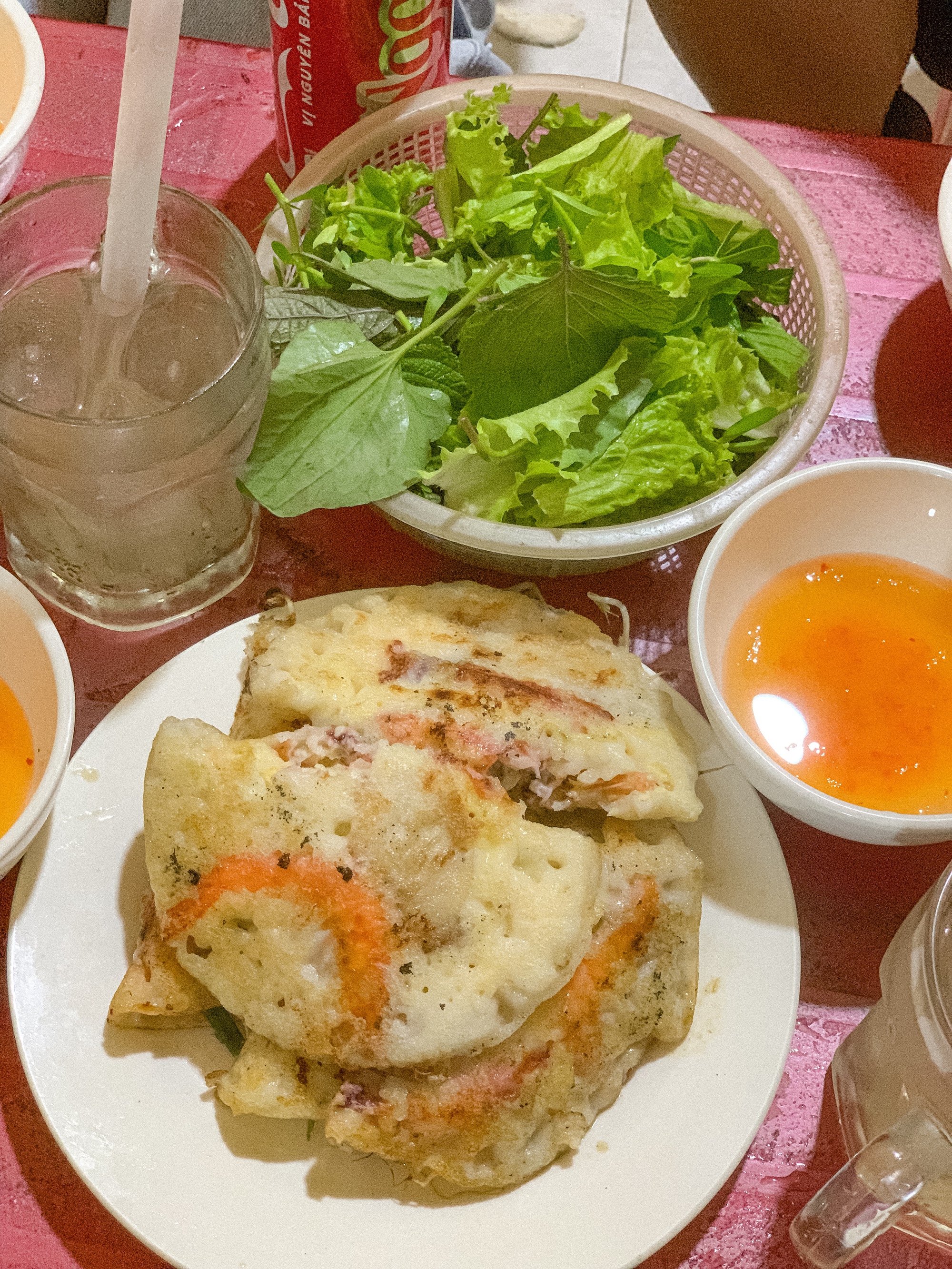 Du khách "sốc" khi đi ăn ở Nha Trang: Bánh bèo 15k/khay 10 chiếc, bánh xèo 8k/chiếc "ú ụ" hải sản - Ảnh 10