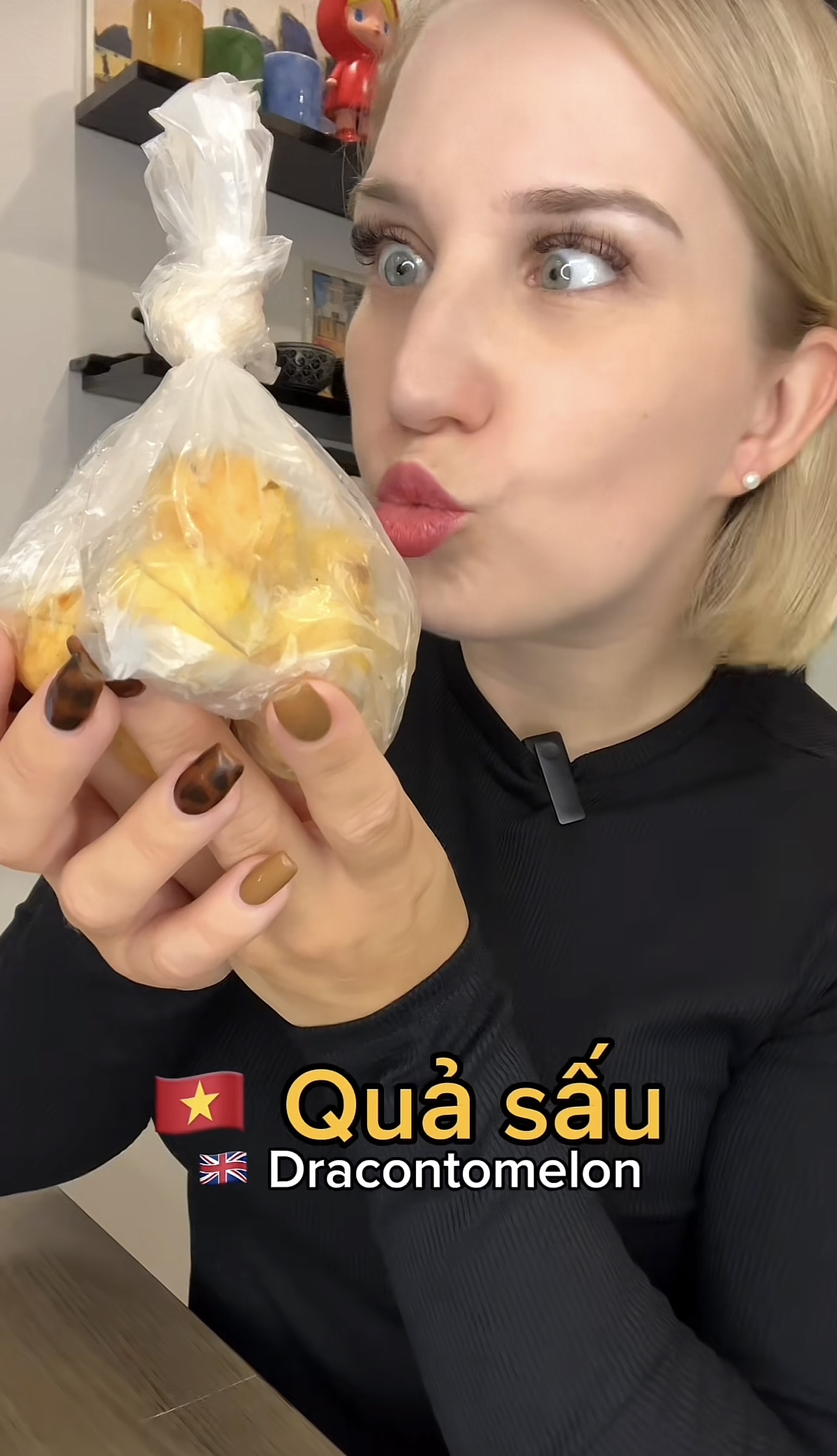 Loại quả chát xít, ngày xưa ăn với muối ớt “cho vui”, giờ thành đặc sản phố cổ Hà Nội khiến khách Tây phát cuồng - Ảnh 10