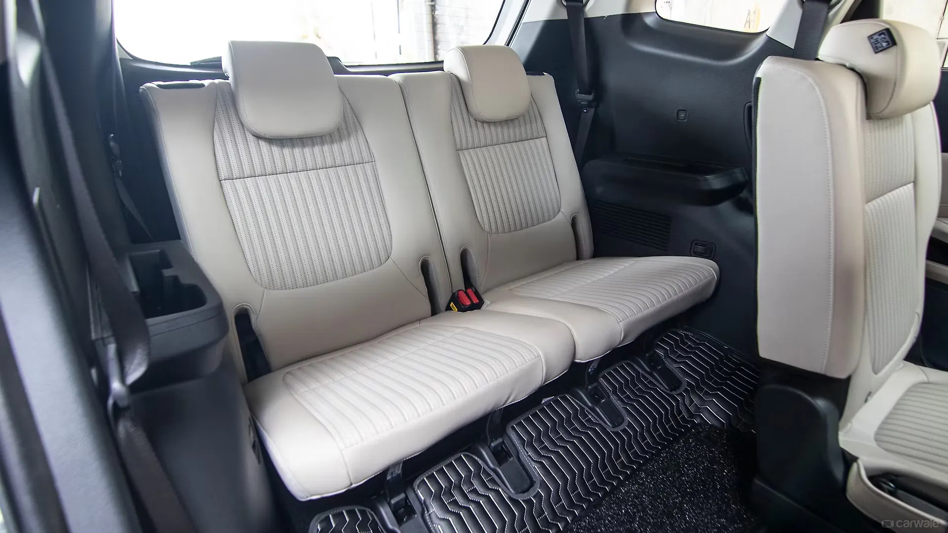 Ảnh thực tế Kia Carens Clavis vừa ra mắt: Có phanh tay điện tử, đồng hồ tốc độ 12 inch và 20 tính năng ADAS cấp độ 2 - Ảnh 17