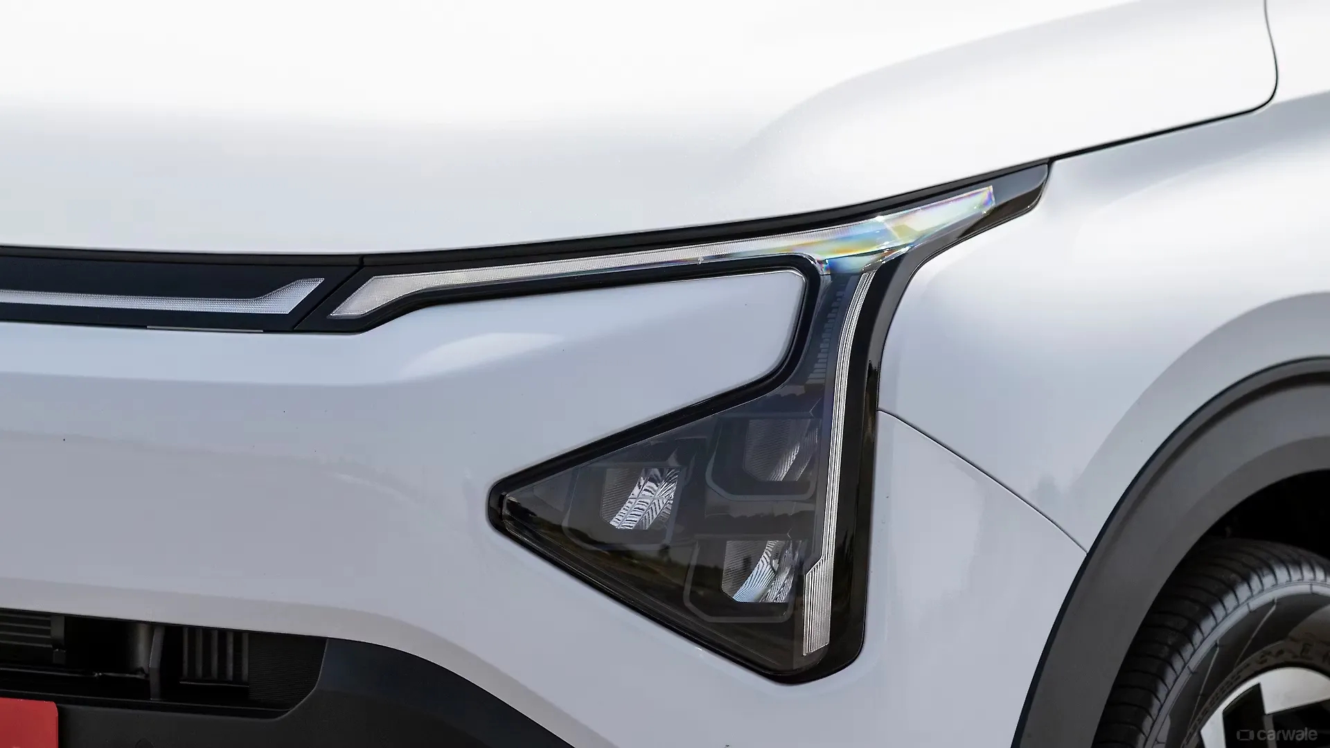 Ảnh thực tế Kia Carens Clavis vừa ra mắt: Có phanh tay điện tử, đồng hồ tốc độ 12 inch và 20 tính năng ADAS cấp độ 2 - Ảnh 3