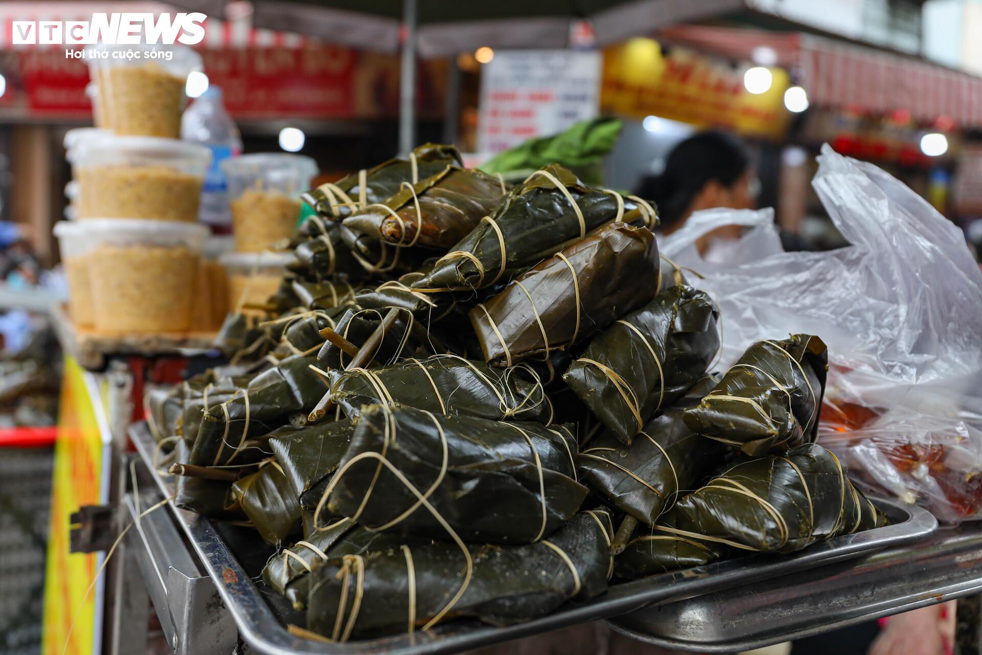 Bán cả trăm mâm cúng ngũ sắc trong ngày Tết Đoan ngọ - Ảnh 10