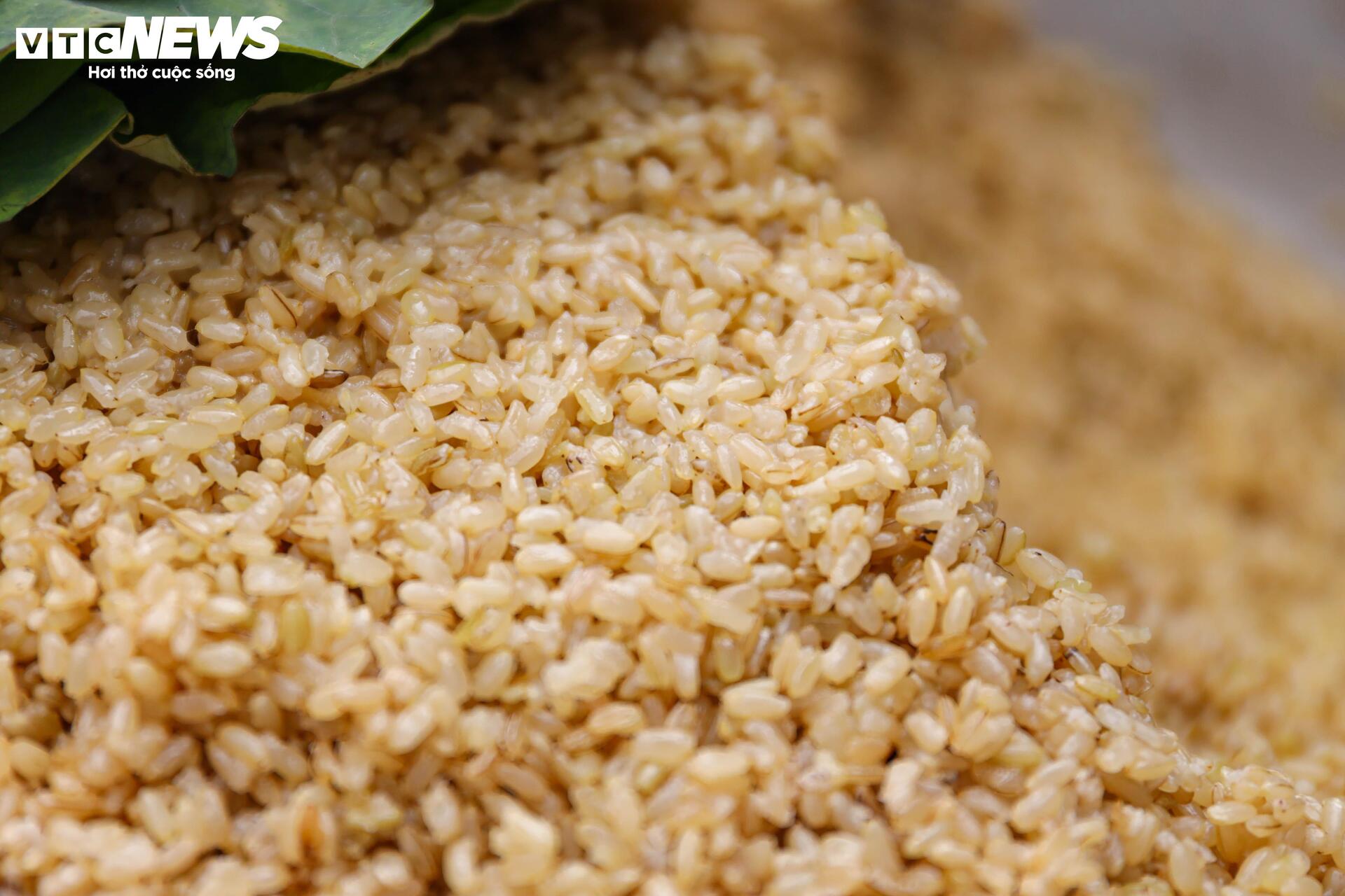 Bán cả trăm mâm cúng ngũ sắc trong ngày Tết Đoan ngọ - Ảnh 3