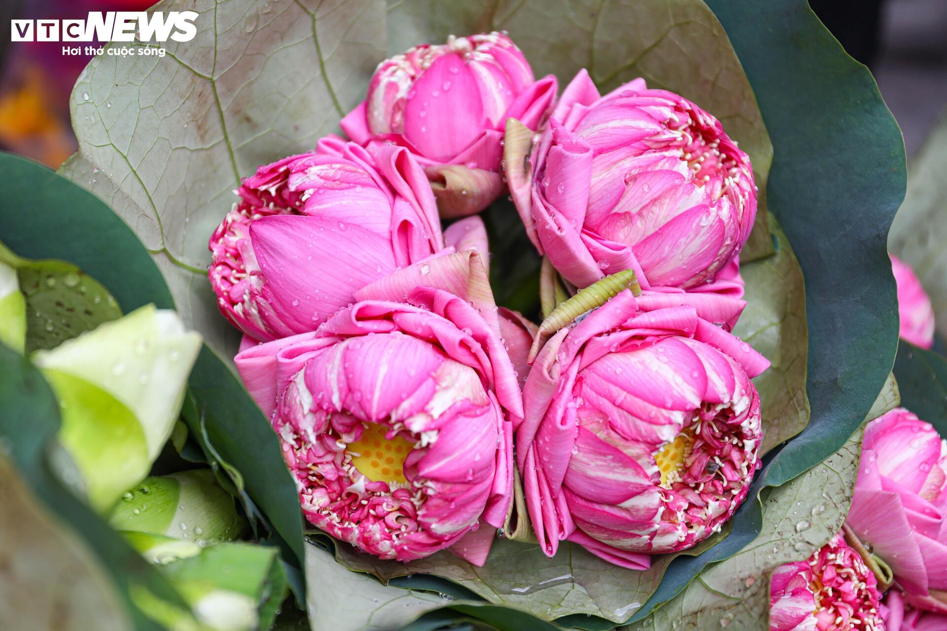 Bán cả trăm mâm cúng ngũ sắc trong ngày Tết Đoan ngọ - Ảnh 8