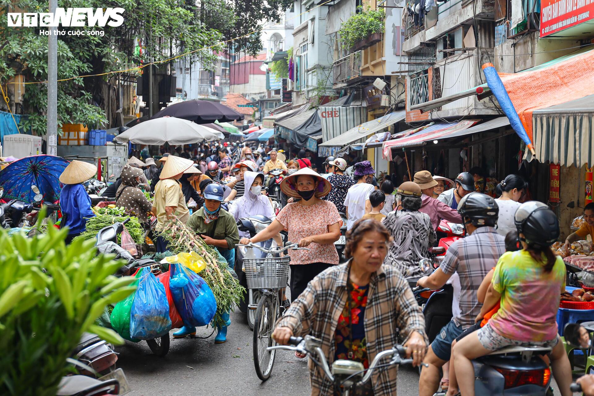 Bán cả trăm mâm cúng ngũ sắc trong ngày Tết Đoan ngọ - Ảnh 13