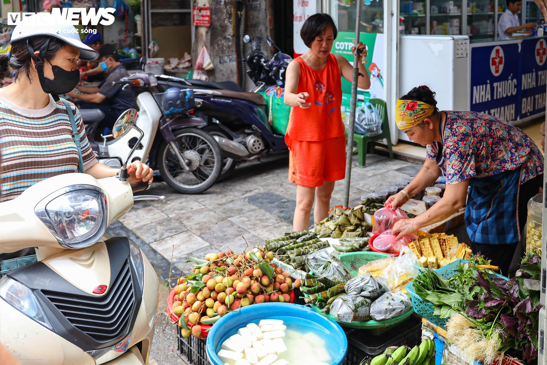 Bán cả trăm mâm cúng ngũ sắc trong ngày Tết Đoan ngọ - Ảnh 14