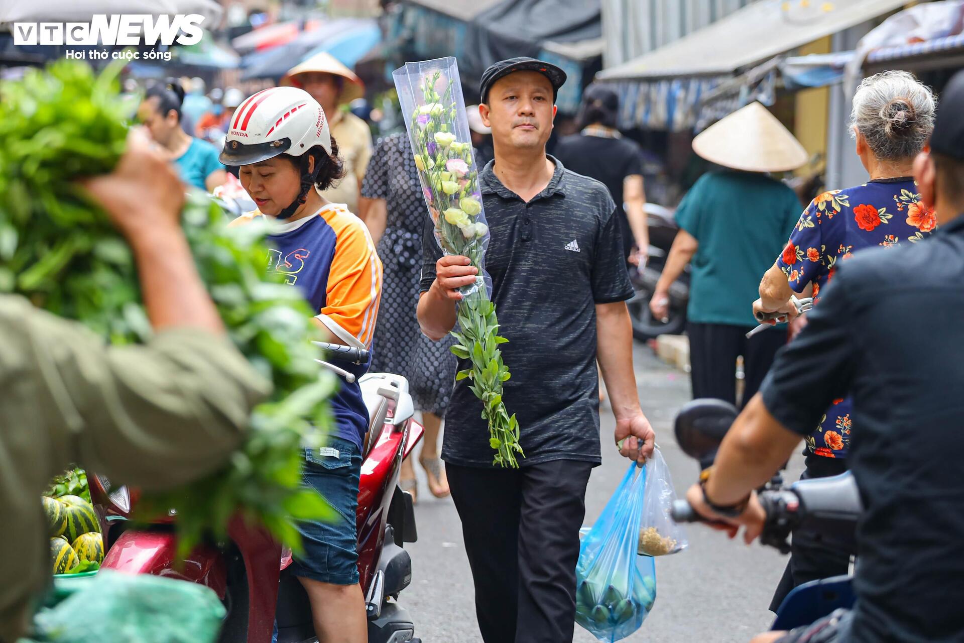 Bán cả trăm mâm cúng ngũ sắc trong ngày Tết Đoan ngọ - Ảnh 16