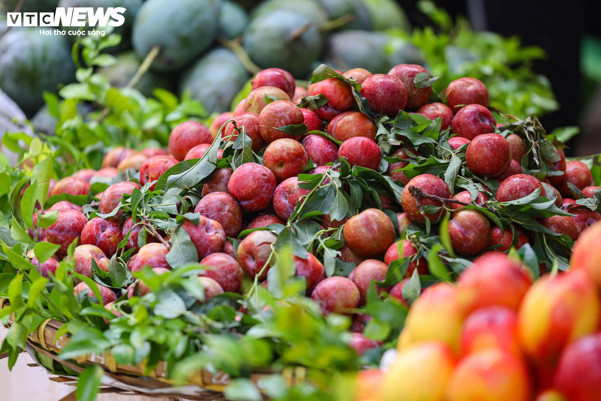 Bán cả trăm mâm cúng ngũ sắc trong ngày Tết Đoan ngọ - Ảnh 12