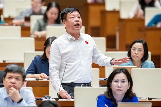 Không thể không đánh thuế tiêu thụ đặc biệt với xăng - Ảnh 2