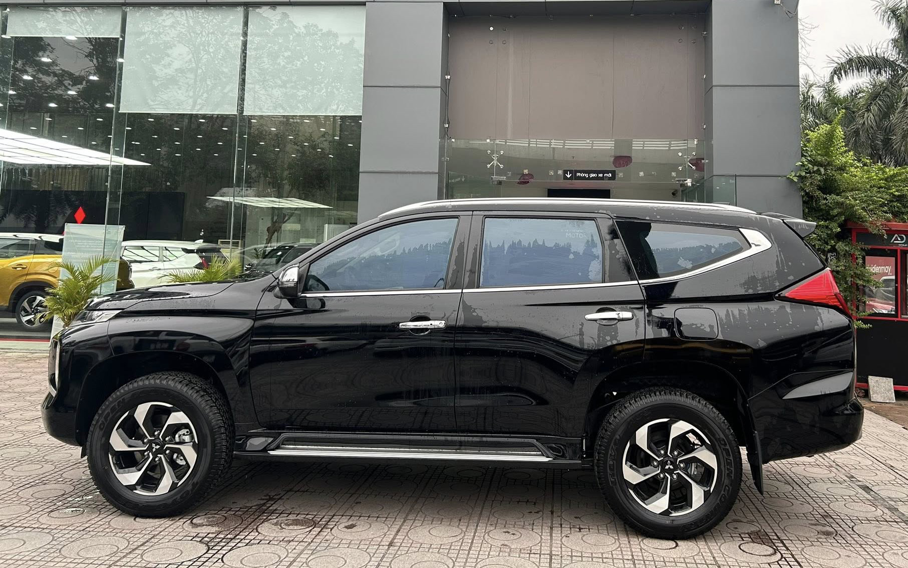 Mitsubishi Pajero Sport 2025 giảm giá còn 1,13 tỷ đồng, đại lý bù thêm nhiều ‘option’ khuyết thiếu cạnh tranh Everest - Ảnh 4