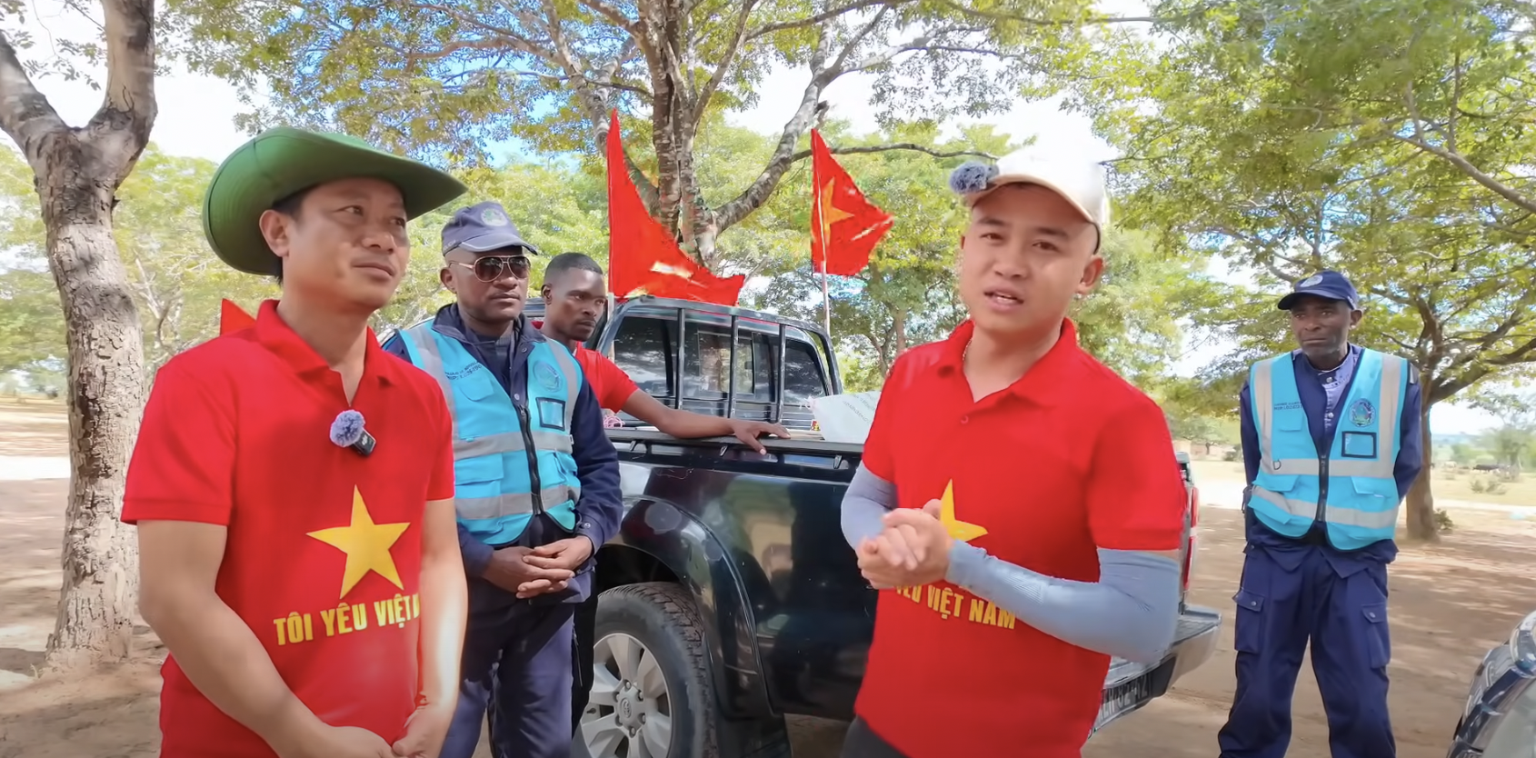 Thay đổi trong team Quang Linh Vlogs gây tranh cãi, người khởi xướng phải làm gấp 1 việc xoa dịu? - Ảnh 2