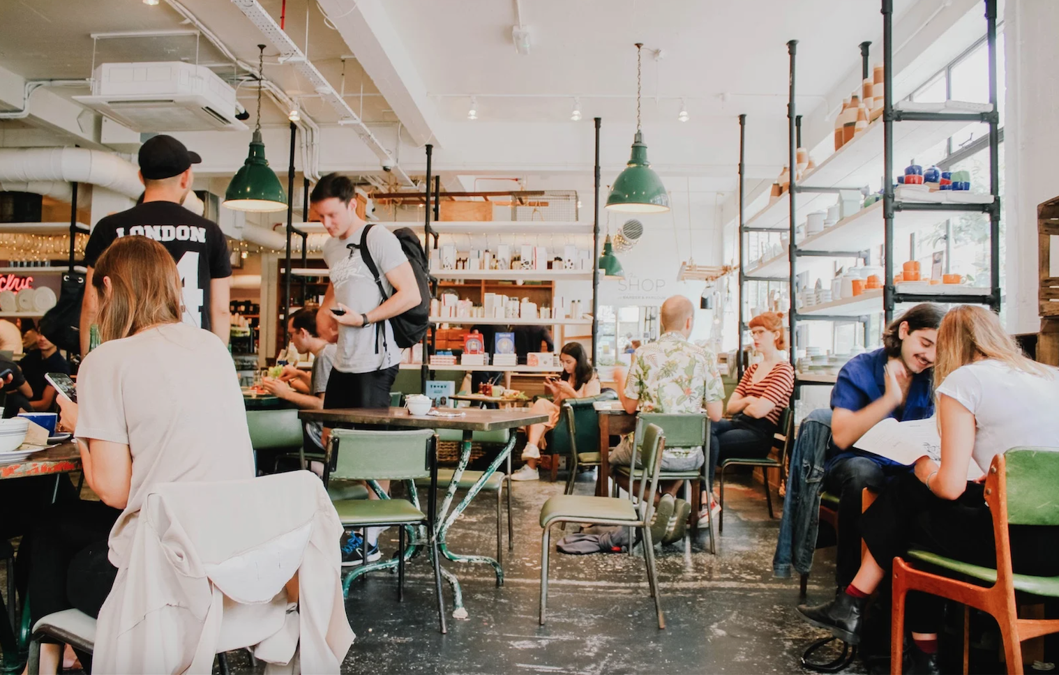 Cô gái tiết lộ về nghề "đi ăn miễn phí" ở nhiều nhà hàng hot tại Việt Nam, netizen rần rần ứng tuyển và điều mà người trong cuộc nói - Ảnh 1