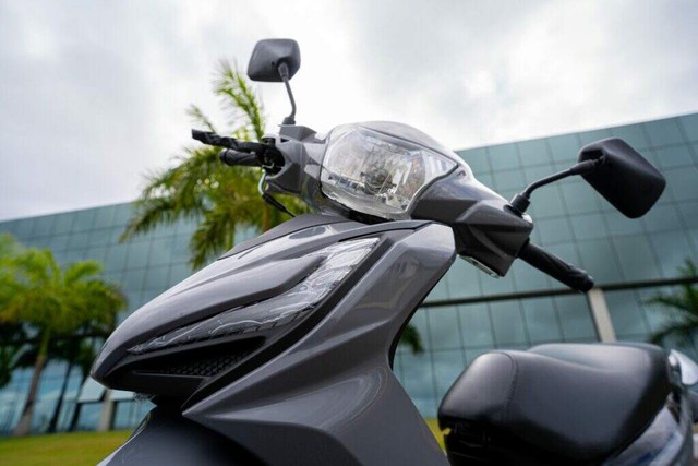 Xe máy số lịch lãm như Future nhưng cụm đèn cực ấn tượng: Trang bị sẵn Bi-LED như ô tô, giá bán thế nào? - Ảnh 3