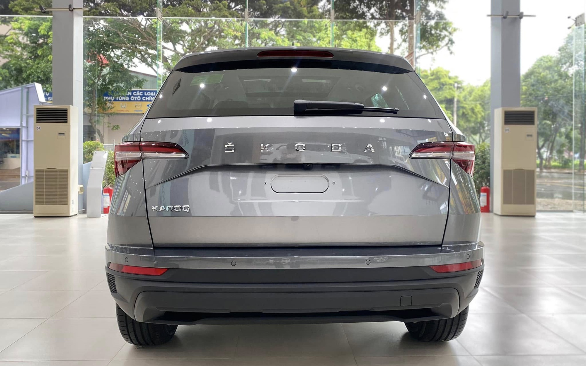 Skoda Karoq giảm giá kỷ lục còn 749 đồng triệu tại đại lý, rẻ hơn Yaris Cross, người mua phải đánh đổi một điều - Ảnh 4