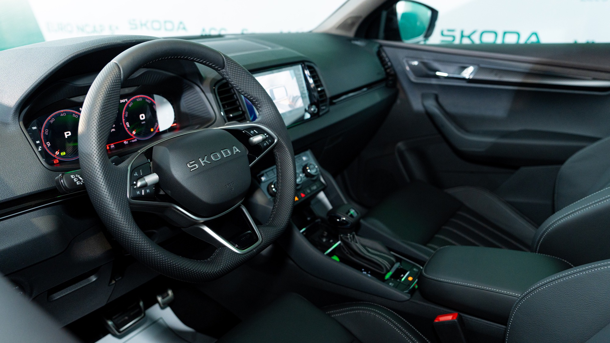 Skoda Karoq có bản nâng cấp tại Việt Nam - giá thấp nhất 1 tỷ đồng - Ảnh 2