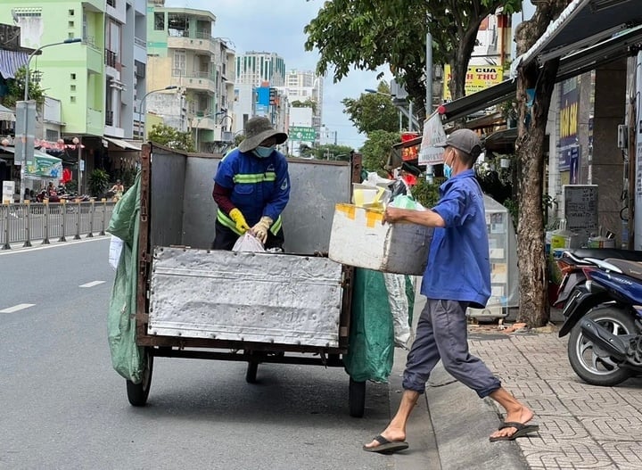 Chi tiết mức thu tiền rác mới theo kg và khu vực ở TP.HCM từ 1/6 - Ảnh 1