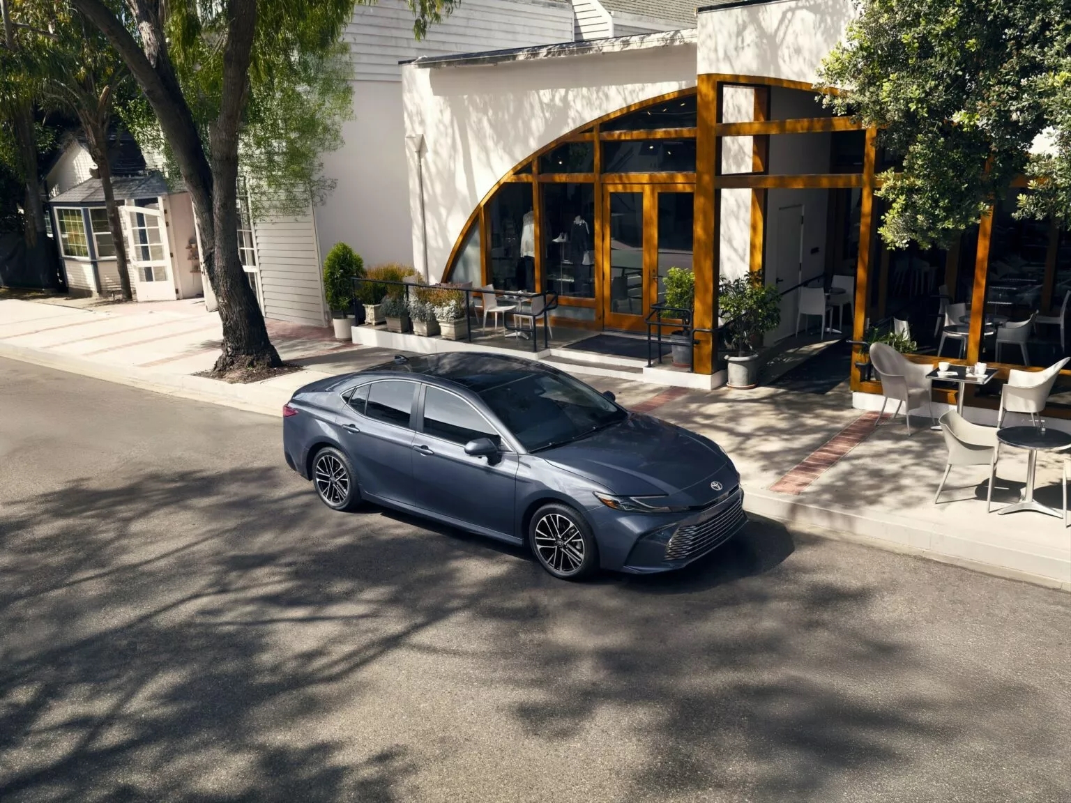 Toyota Camry 2026 bổ sung phiên bản bóng đêm huyền bí: 'Xe doanh nhân' nay cá tính hơn từ ngoài vào trong, động cơ không đổi - Ảnh 8