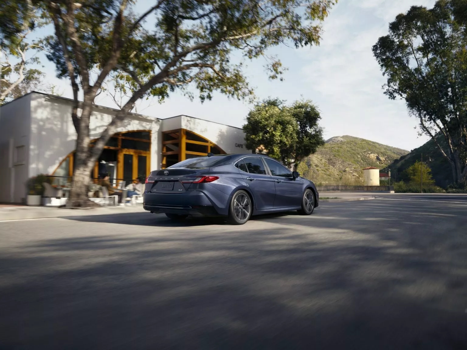 Toyota Camry 2026 bổ sung phiên bản bóng đêm huyền bí: 'Xe doanh nhân' nay cá tính hơn từ ngoài vào trong, động cơ không đổi - Ảnh 9