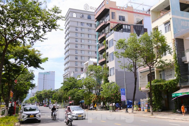 Đua nhau bán chỗ ngồi sân thượng xem pháo hoa Đà Nẵng - Ảnh 1