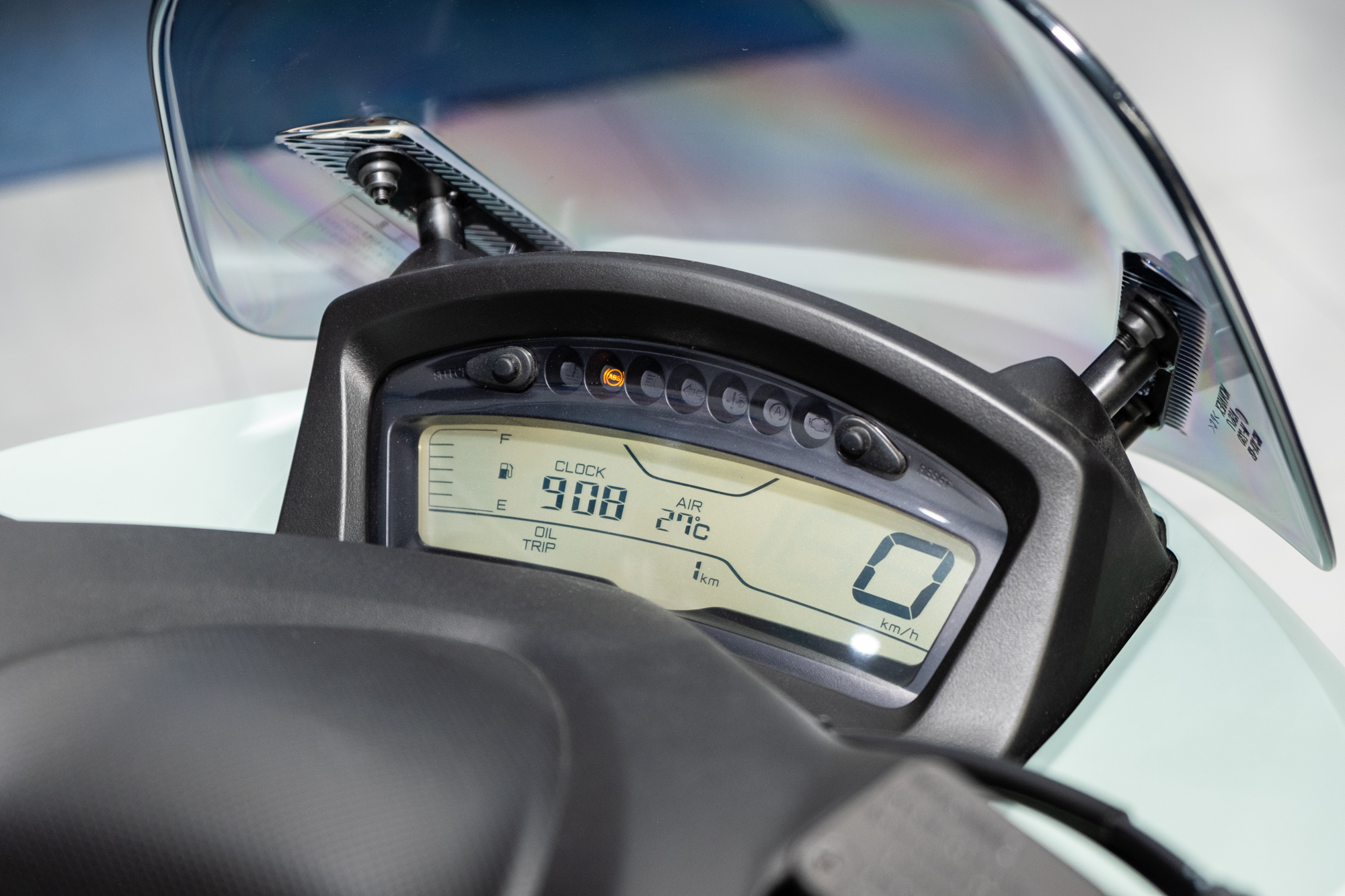 Yamaha Tricity 155 về Việt Nam: Bánh kép phía trước cho người người thích 'độc lạ', giá quy đổi từ 103 triệu đồng - Ảnh 10