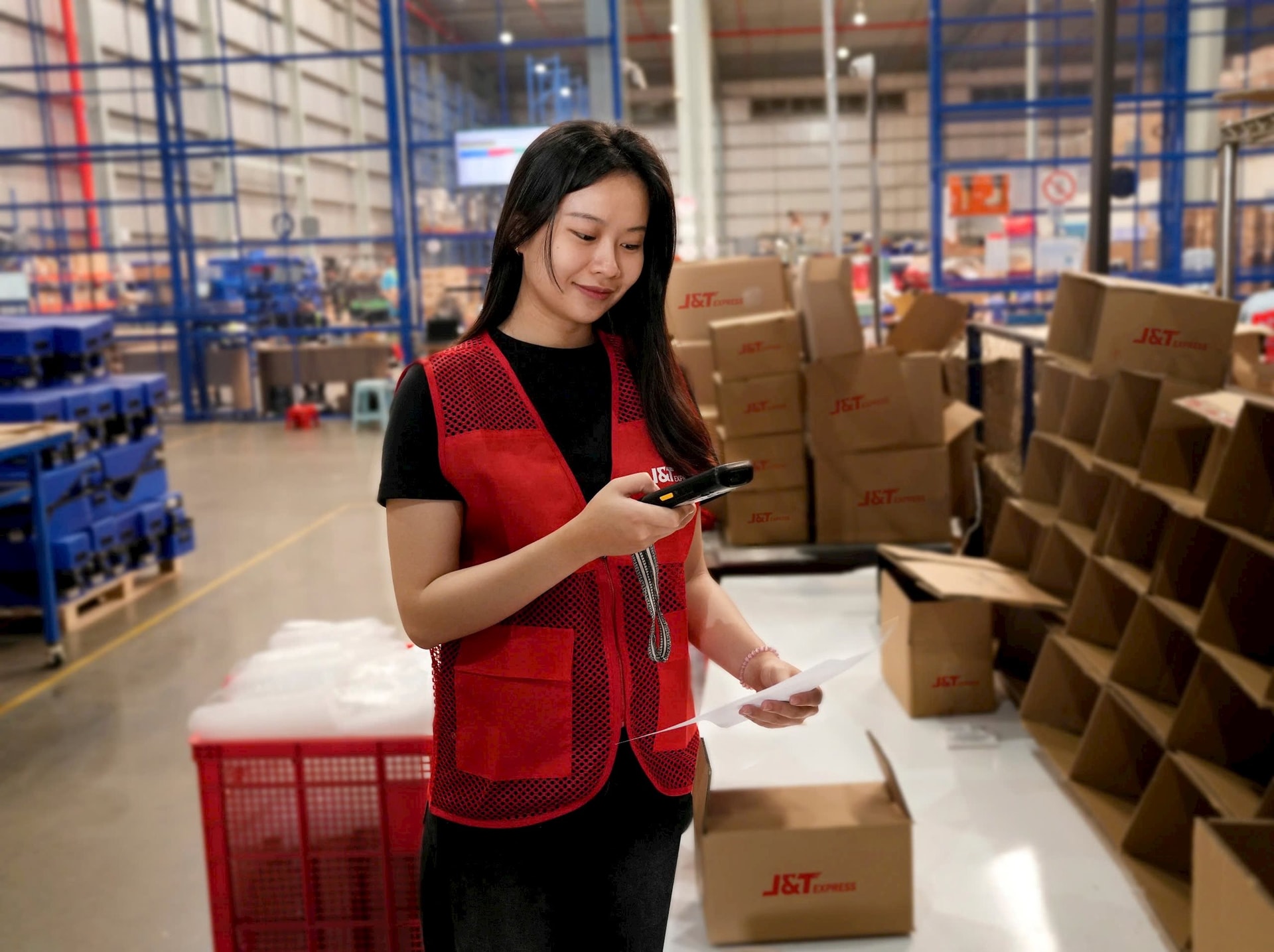 J&T Express trở thành đối tác vận chuyển các sản phẩm công nghệ cho Samsung Việt Nam - Ảnh 2