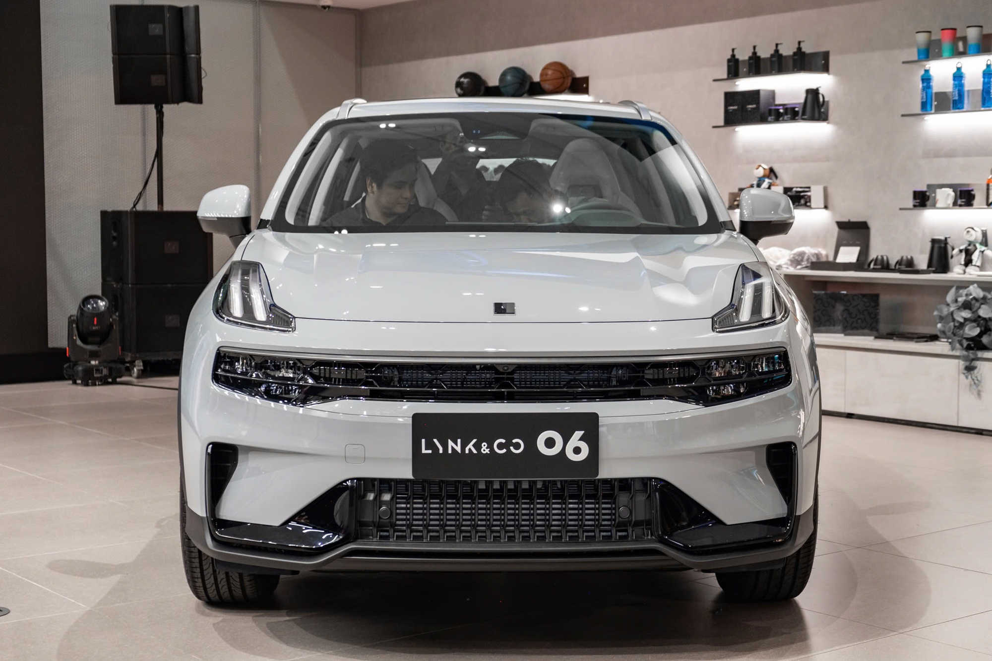 Đại lý báo Lynk & Co 06 bản tiêu chuẩn ra mắt vài tháng tới: Giá dưới 700 triệu, bỏ ADAS, camera 360, cửa sổ trời - Ảnh 3