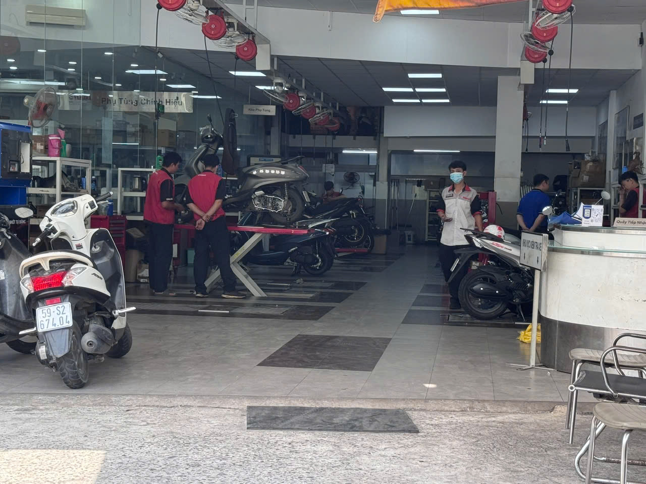 Siết kiểm định khí thải mô tô, xe máy - Ảnh 1