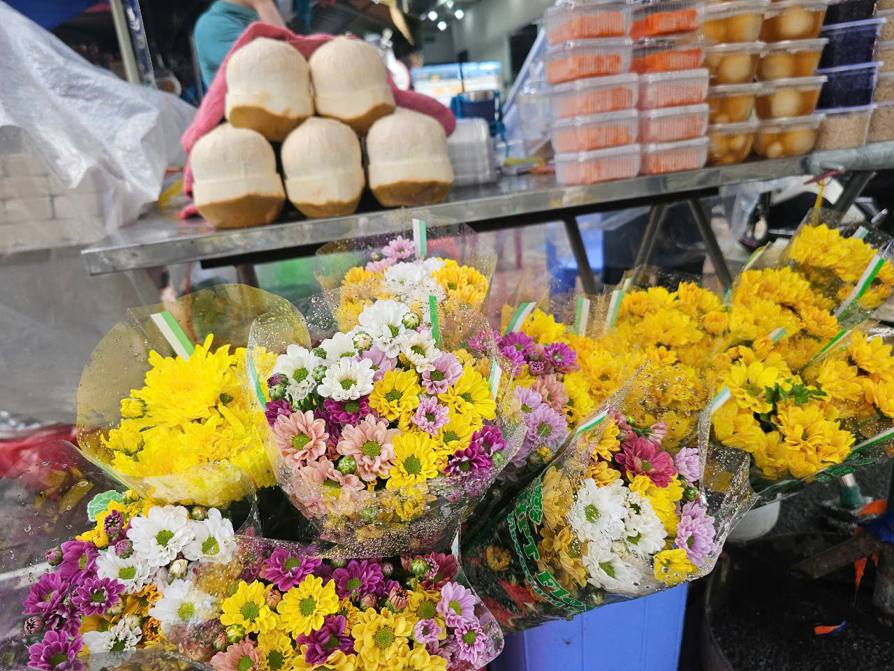 Bánh Bá Trạng 100.000 đồng/chiếc, bán được nhiều hơn chè, xôi trong Tết Đoan ngọ - Ảnh 1