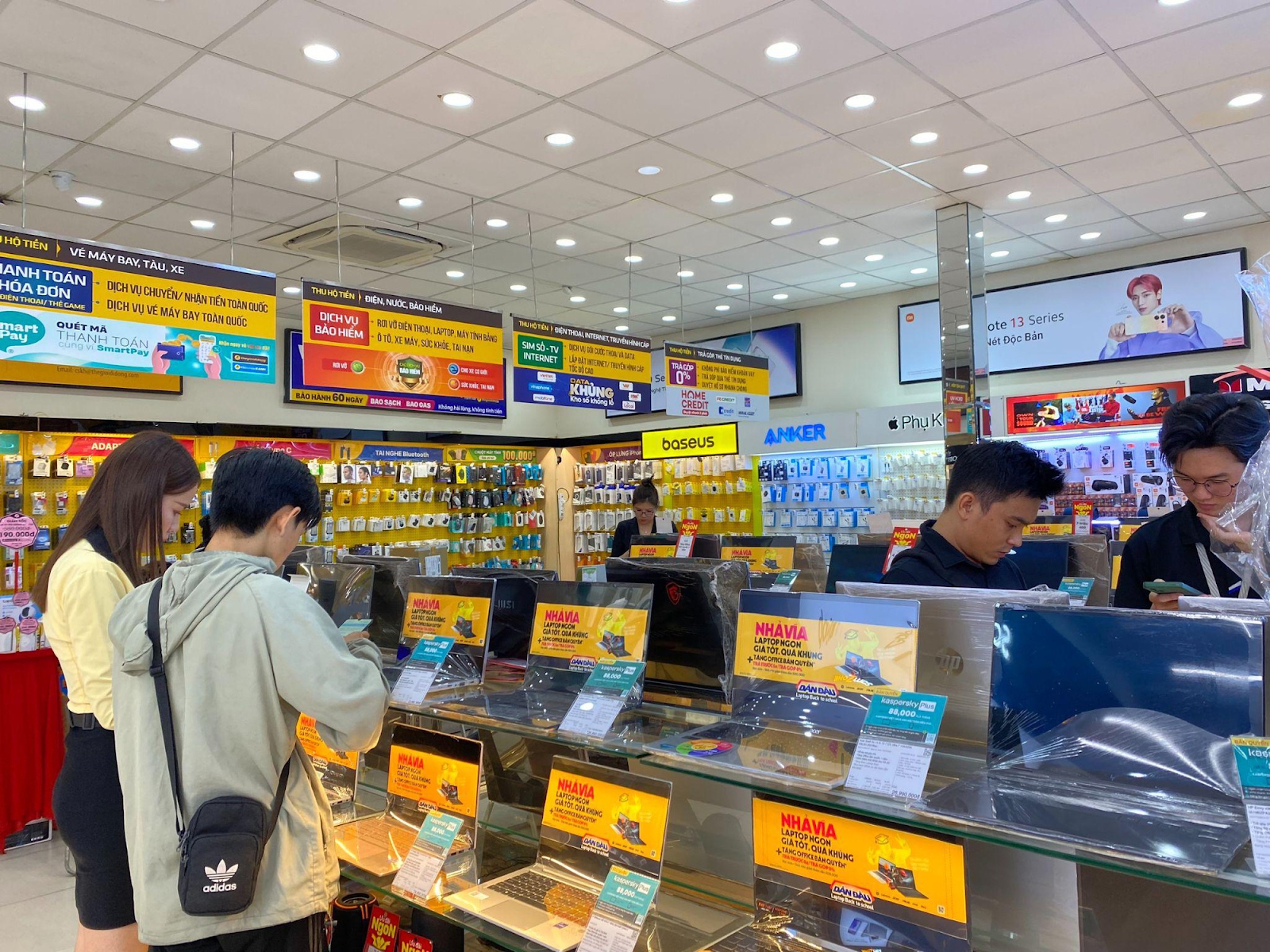 Thế Giới Di Động giữ chuỗi tiếp sức sĩ tử, tặng quà laptop 40 triệu cho thủ khoa - Ảnh 3