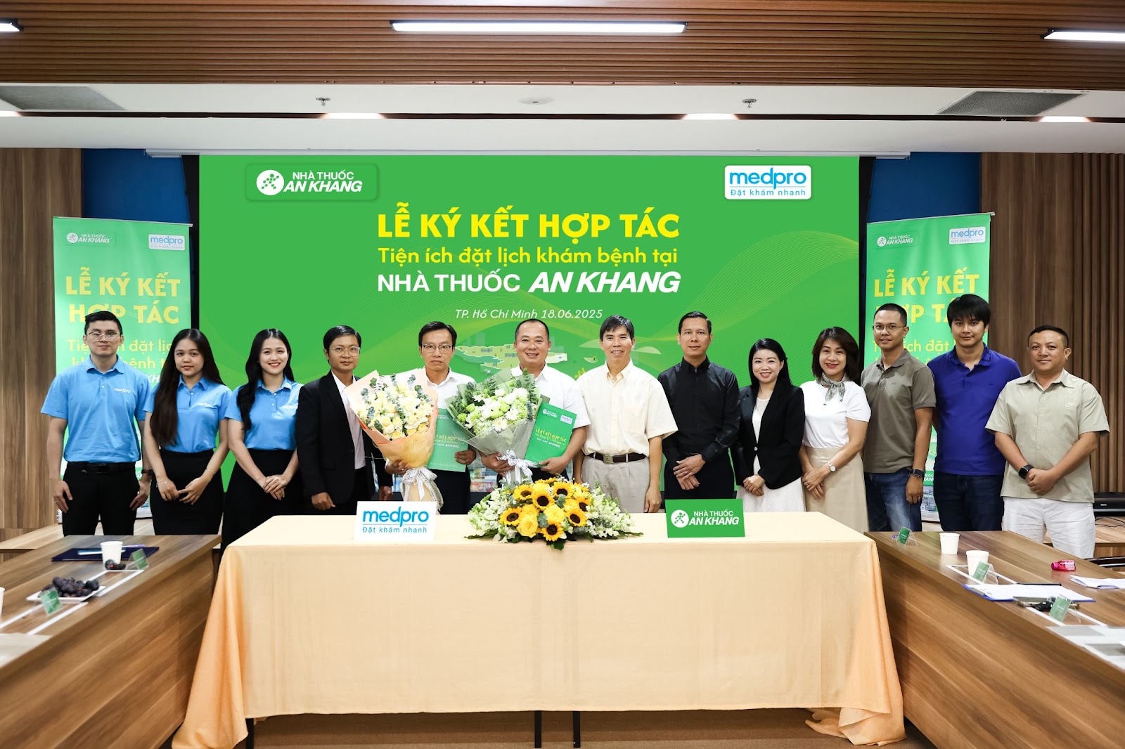 Thêm tiện ích đặt lịch khám tại hơn 300 cơ sở y tế, An Khang muốn chuyển mình thành “trạm y tế” khu phố? - Ảnh 1