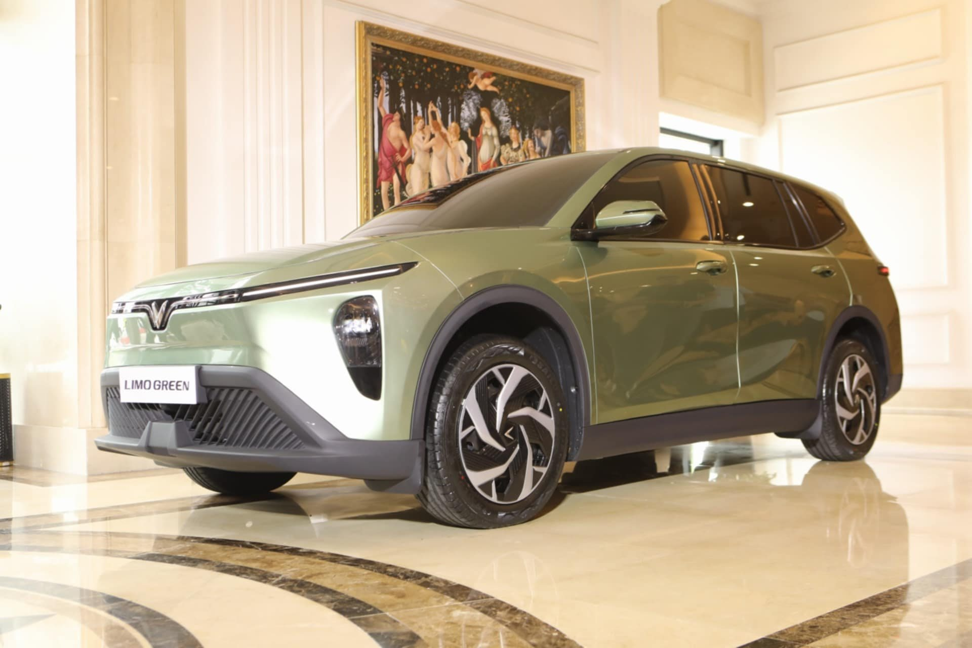 Lộ thêm ảnh thật nội thất VinFast Limo Green, một thứ "lấy" từ xe tiền tỉ? - Ảnh 11