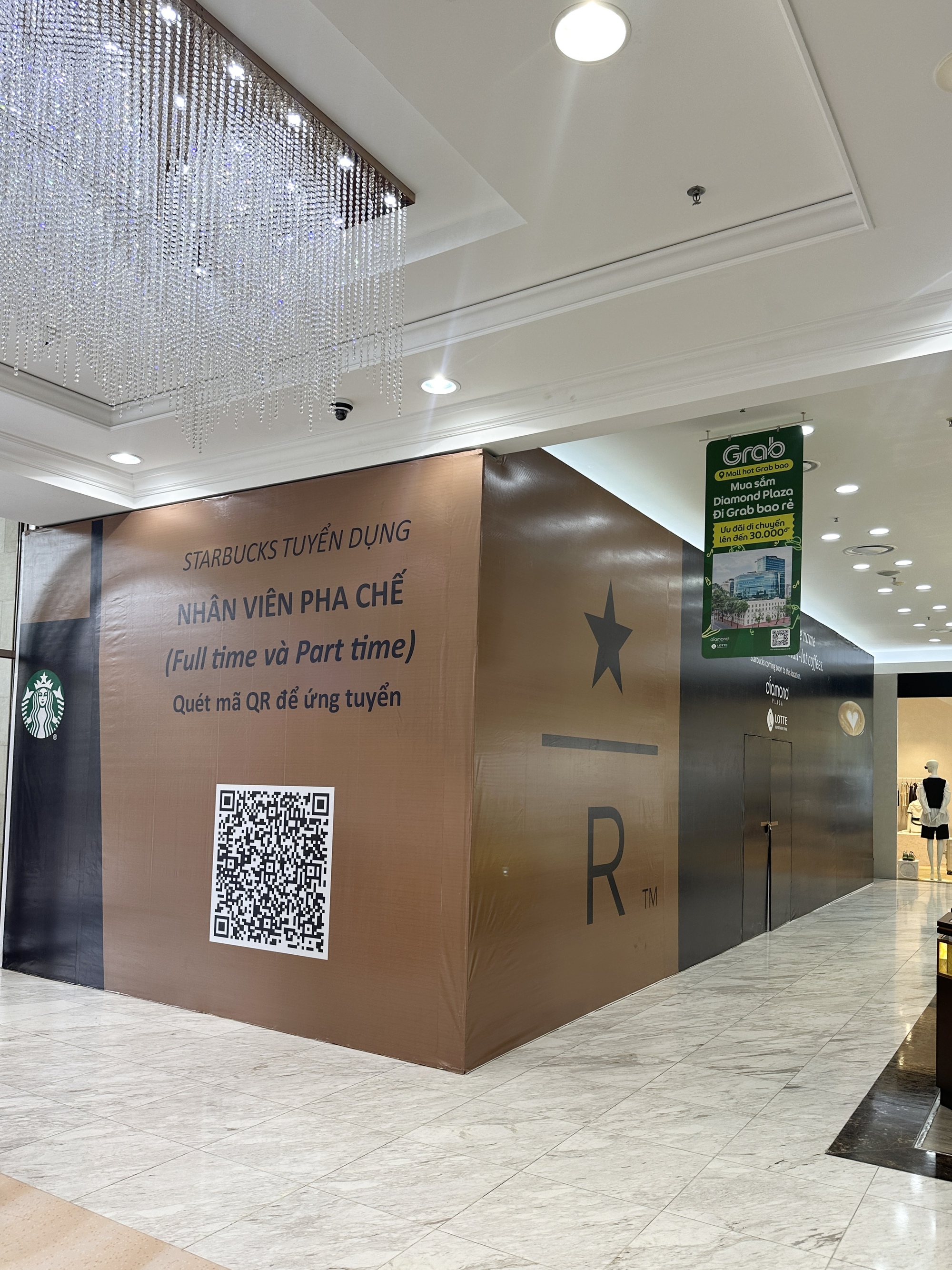 Cận cảnh Starbucks Reserve tại "địa điểm vàng" TP.HCM sắp khai trương, cách vị trí cũ Hàn Thuyên chỉ vài bước chân - Ảnh 1