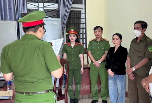 Phát hiện hàng ngàn thực phẩm bảo vệ sức khỏe giả, bắt giam nữ giám đốc - Ảnh 1