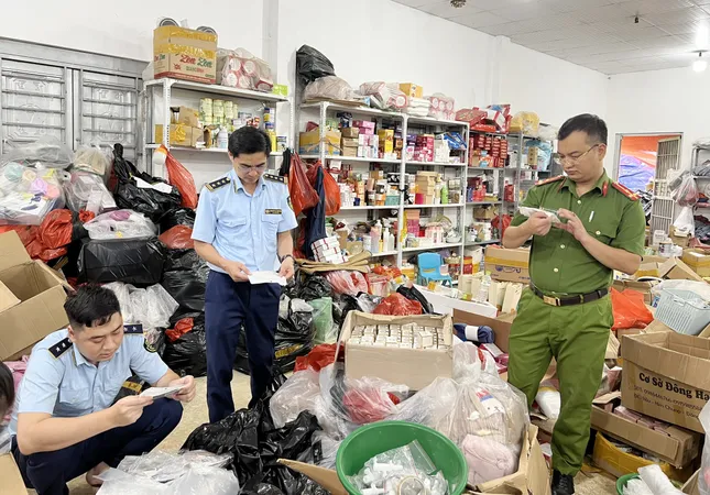 Làm sạch thị trường thuốc, thực phẩm chức năng: Ồ ạt tự thu hồi sản phẩm - Ảnh 1